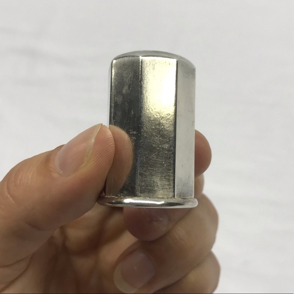 Vintage sterling silver salt/herb shaker - Picture 2 of 12